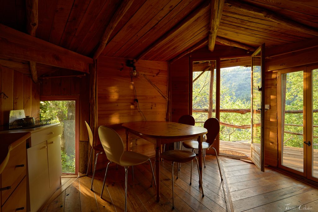 Photographie immobilière de l'écolieu des Masades.