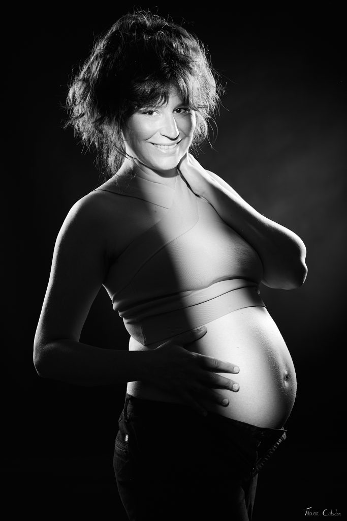 Photo de grossesse, modèle: Lisa. Séance du 22 Mai 2026 au studio de Villefort, Lozère.