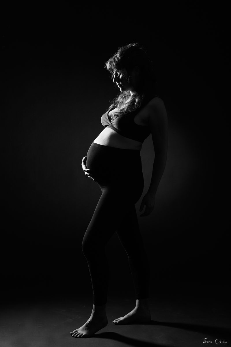 Photo de grossesse, modèle: Lisa. Séance du 22 Mai 2026 au studio de Villefort, Lozère.