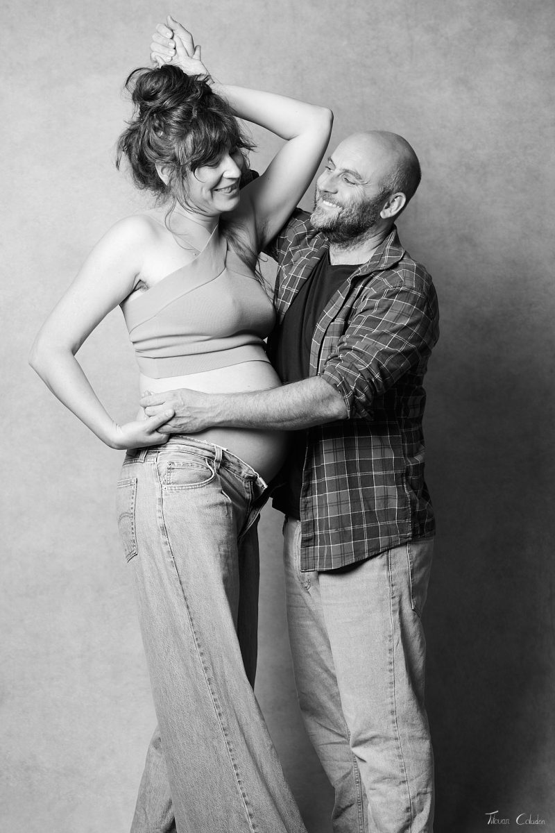Photo de grossesse, modèle: Lisa et Thibault. Séance du 22 Mai 2026 au studio de Villefort, Lozère.
