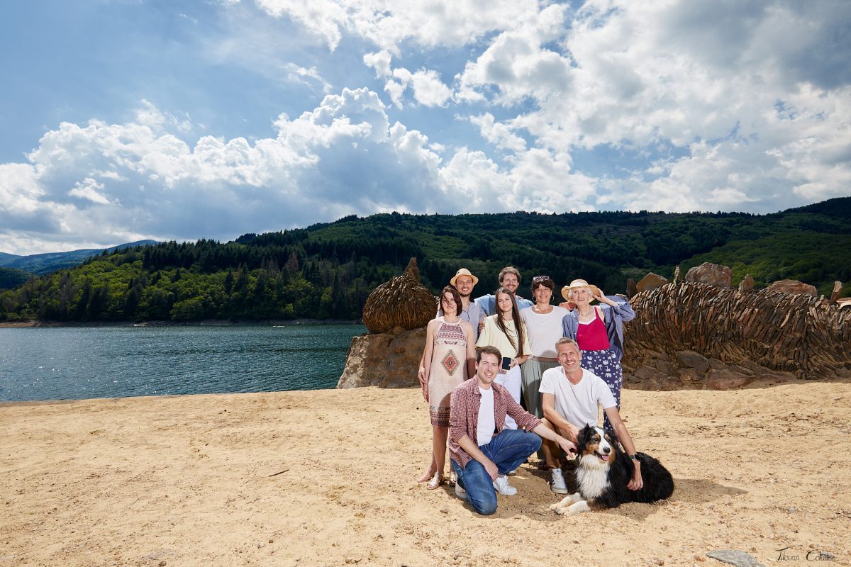 Photo de famille. Séance du 23 Mai 2026 au lac de Villefort, Lozère.