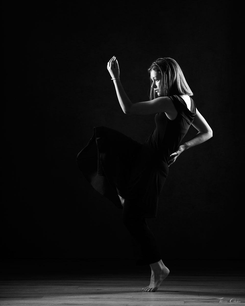 Photo de danse, modèle: Ombline Guibert. Séance du 13 Juin 2026 au studio de Villefort, Lozère.