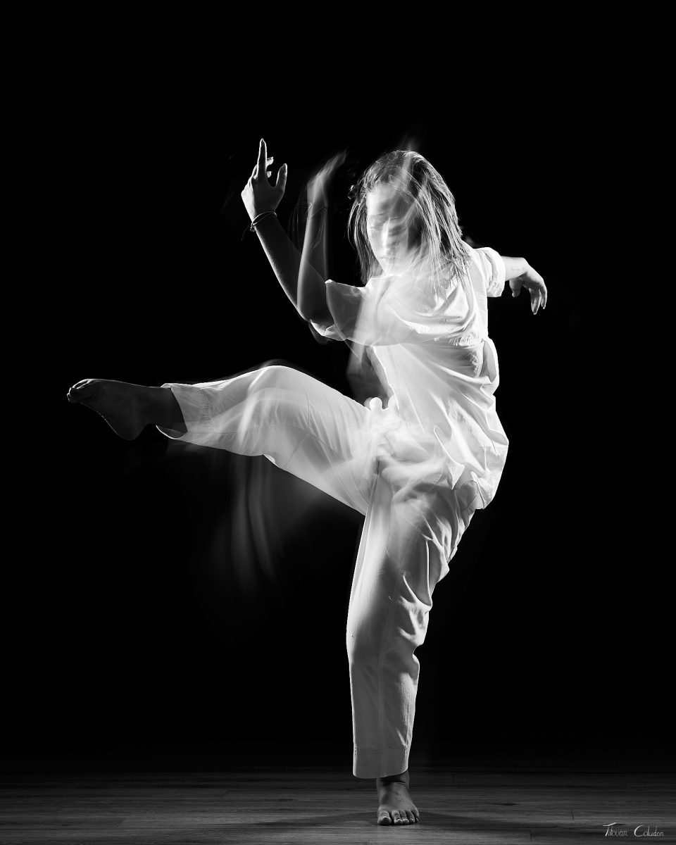 Photo de danse, modèle: Ombline Guibert. Séance du 13 Juin 2026 au studio de Villefort, Lozère.
