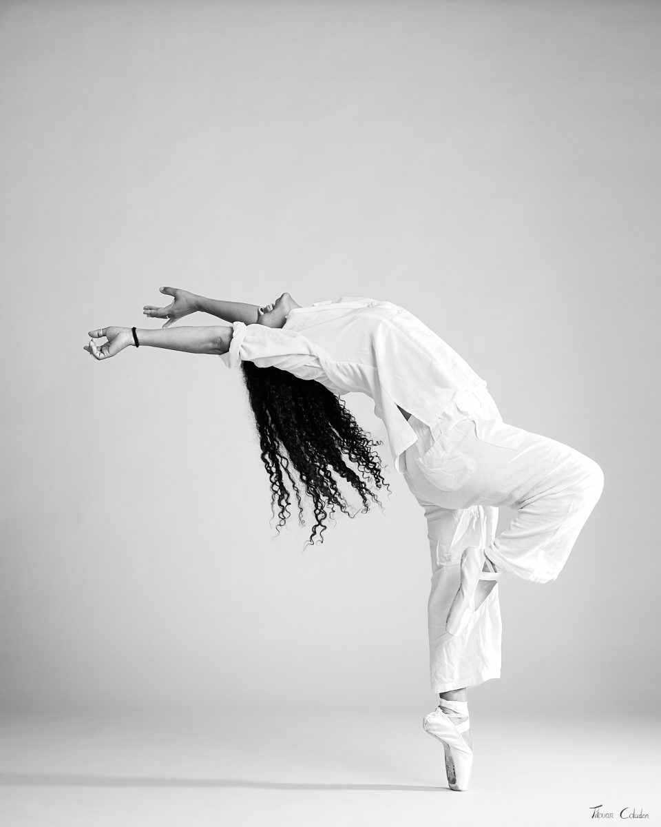 Photo de danse, modèle: Yuselys. Séance du 7 Juillet 2026 au studio de Villefort, Lozère.