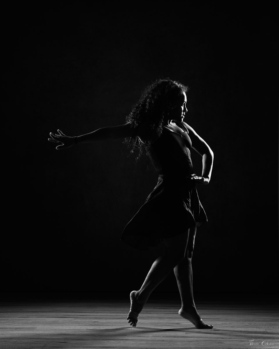 Photo de danse, modèle: Yuselys. Séance du 7 Juillet 2026 au studio de Villefort, Lozère.