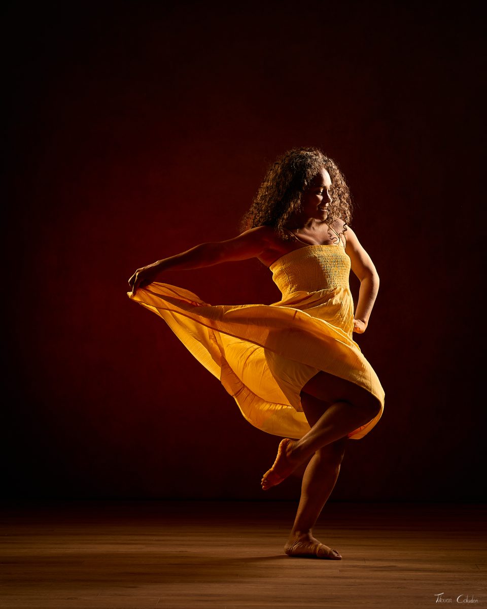Photo de danse, modèle: Yuselys. Séance du 7 Juillet 2026 au studio de Villefort, Lozère.