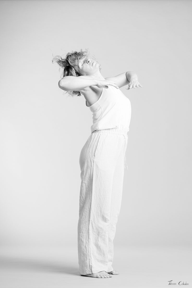 Photographie de danse avec Justine. Séance du 27 Juillet 2026 au studio de Villefort, Lozère.