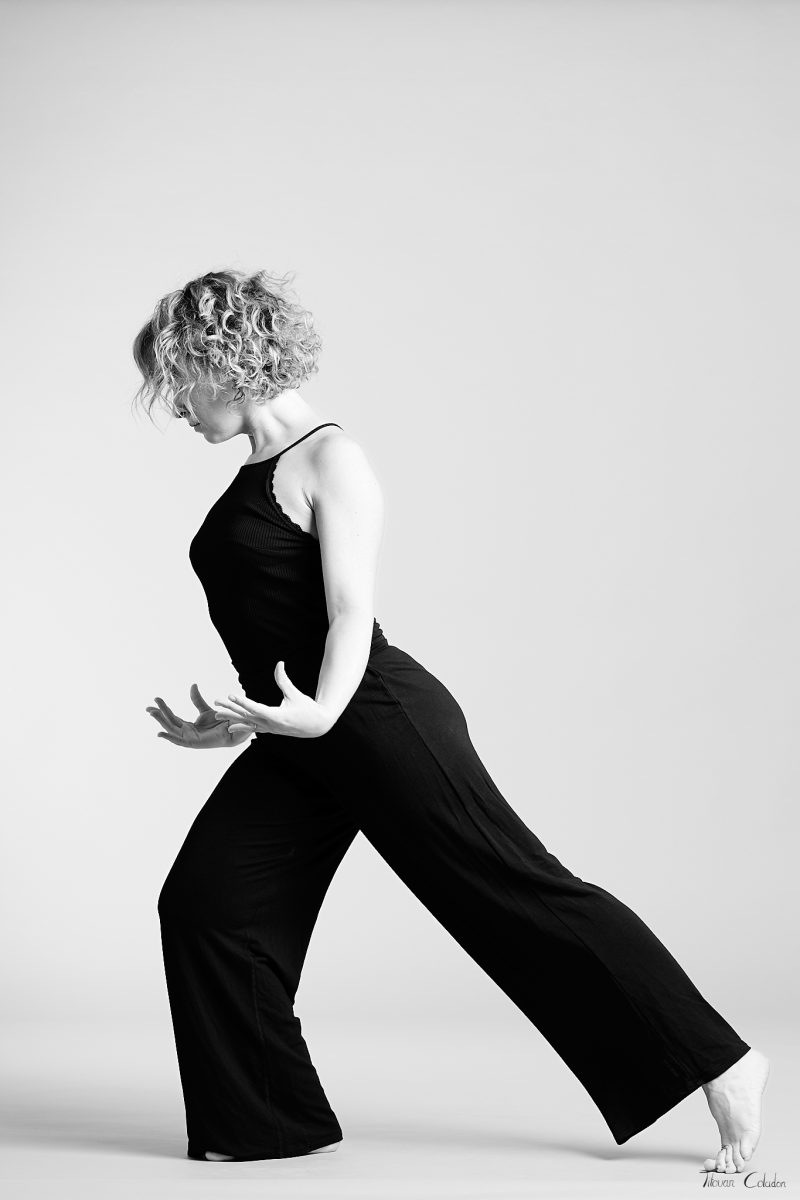 Photographie de danse avec Justine. Séance du 27 Juillet 2026 au studio de Villefort, Lozère.