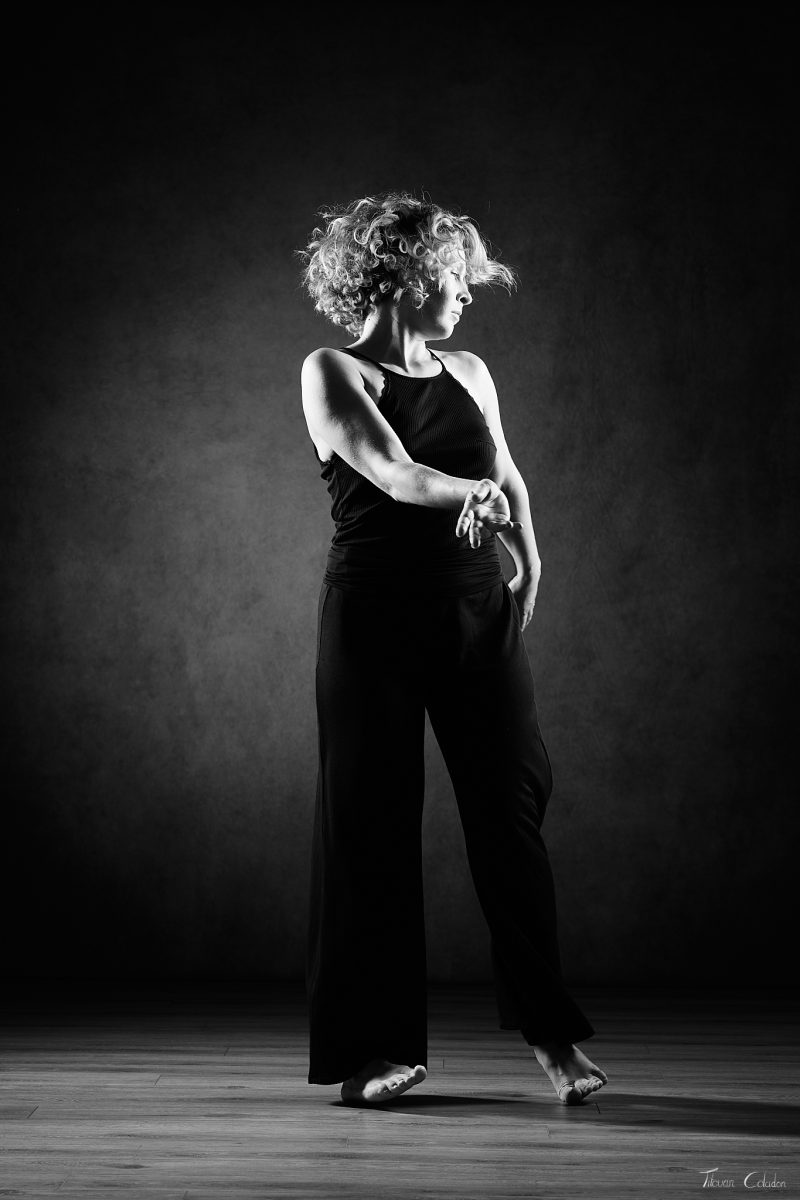 Photographie de danse avec Justine. Séance du 27 Juillet 2026 au studio de Villefort, Lozère.