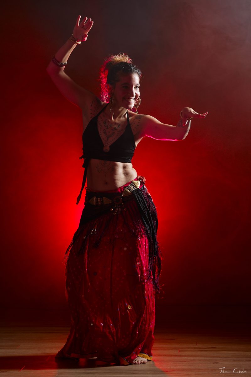Photographie de danse avec Oriolina. Séance du 17 Août 2026 au studio de Villefort, Lozère.