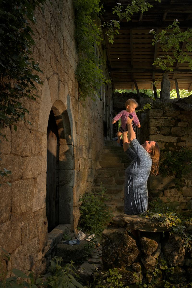 Photo de Héloïse et Tori. Séance du 30 Mai 2024 à Thueyts, Ardèche.