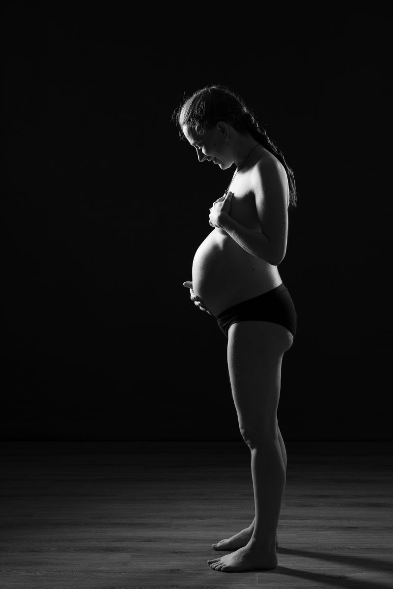 Photo de grossesse. Séance du 05 Novembre 2025 à Villefort, Lozère.