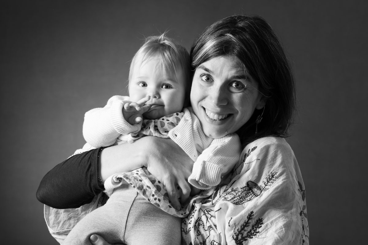 Photographie de la famille de Clémence en noir et blanc, séance du jeudi 8 Mai 2025 à Lavilledieu, Ardèche