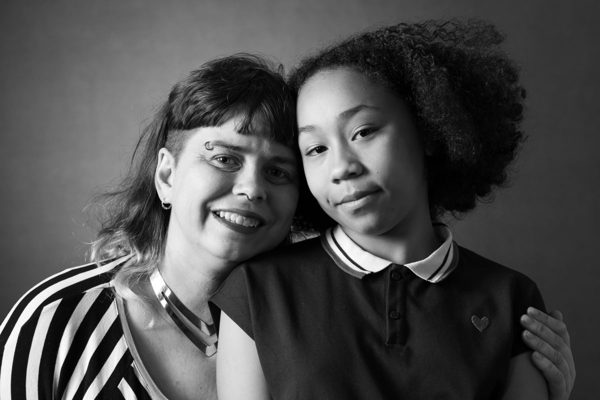 Photographie de la famille de Clémence en noir et blanc, séance du jeudi 8 Mai 2025 à Lavilledieu, Ardèche