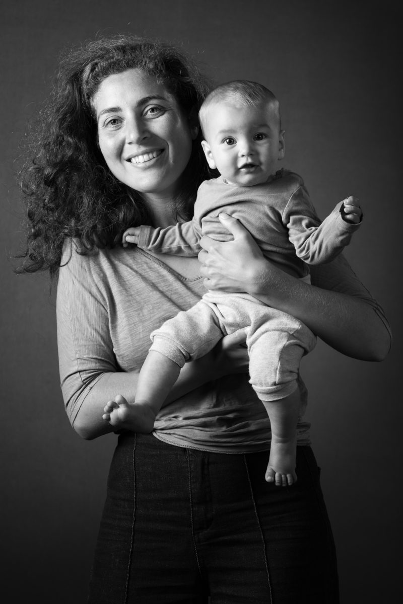 Photo de famille, Marianne et Nae. Séance du 19 Mai 2025 à la Boissière, Gard.