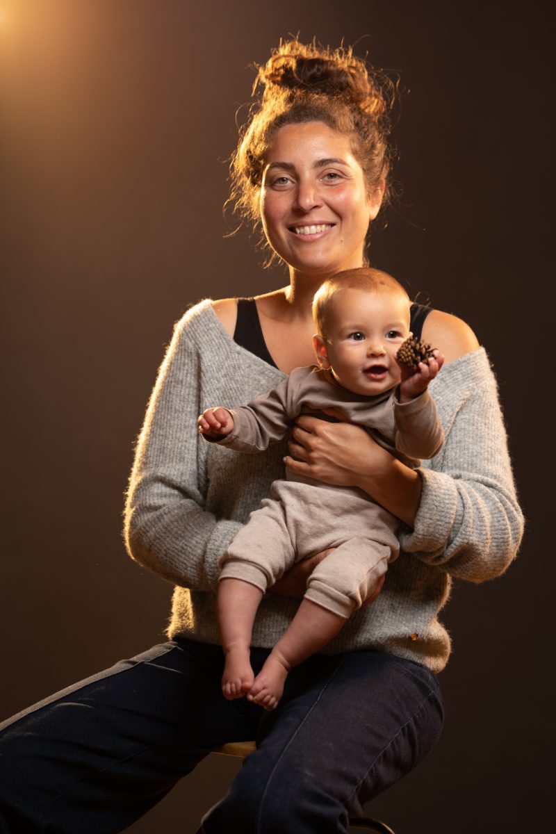 Photo de famille, Marianne et Nae. Séance du 19 Mai 2025 à la Boissière, Gard.