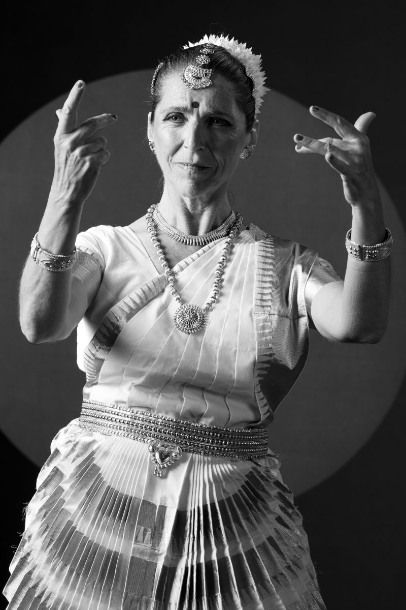 Photo de Meera, danse Mohiniyattam. Séance du 26 Mai 2025 à la Boissière, Gard.