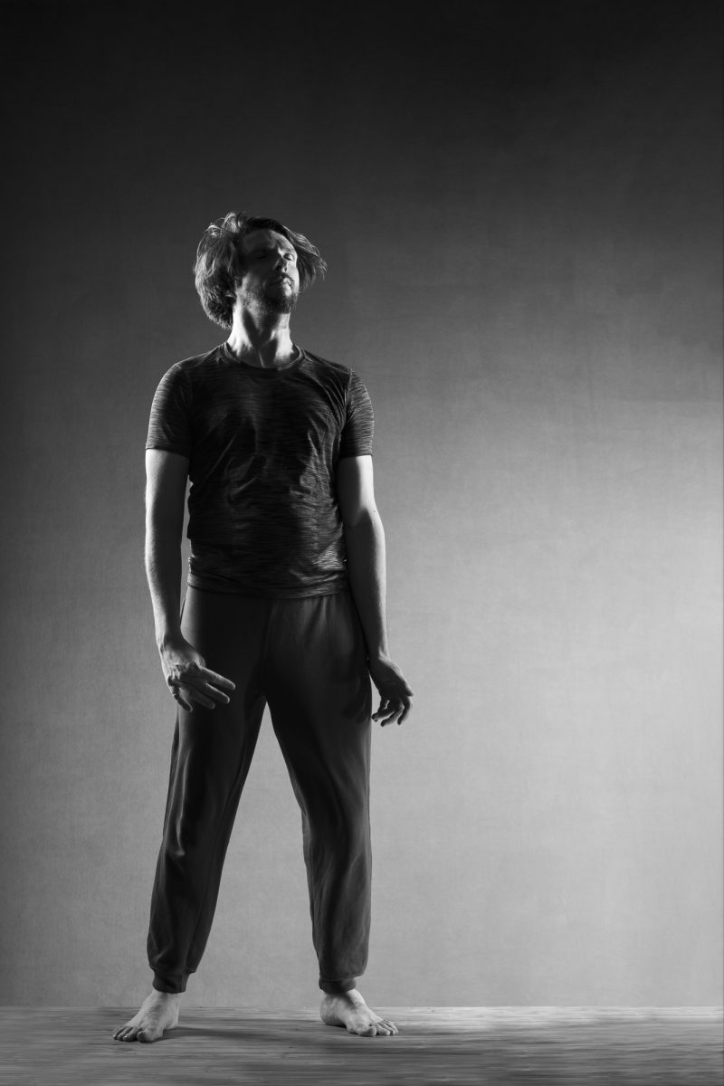 Photo de Rémi Garcia Kerviel, danse libre. Séance du 2 Mai 2025 à la Boissière, Gard.