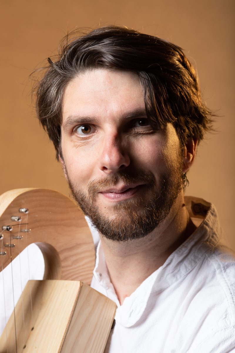 Photo de Rémi Garcia Kerviel, musicothérapeute. Séance du 1 Juin 2025 à la Boissière, Gard.