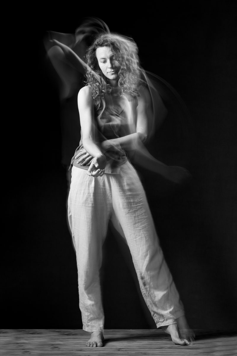 Photo de Sophie Boissonnet, danseuse. Séance du 20 Mai 2025 à la Boissière, Gard.