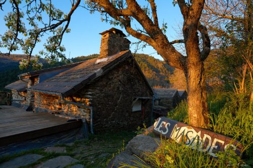Photographie immobilière de l'écolieu des Masades.
