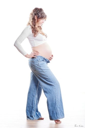 Photo de grossesse, modèle: Lisa. Séance du 22 Mai 2026 au studio de Villefort, Lozère.