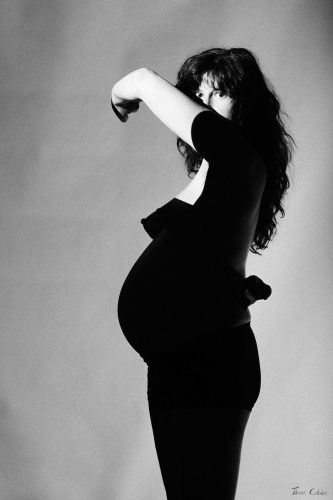 Photo de grossesse, modèle: Lisa. Séance du 22 Mai 2026 au studio de Villefort, Lozère.