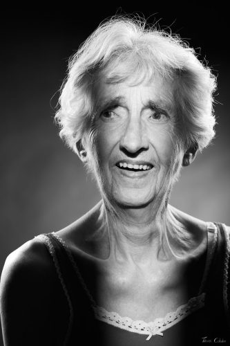 Photo de portrait, modèle: Monique. Séance du 23 Mai 2026 au studio de Villefort, Lozère.
