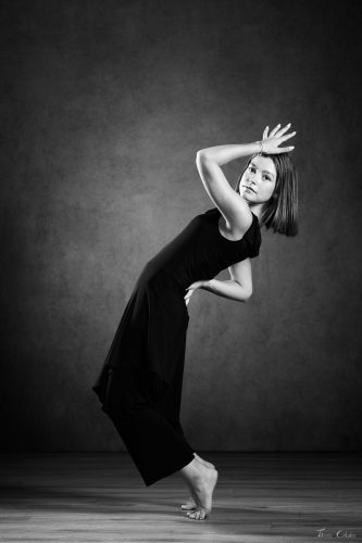Photo de danse, modèle: Ombline Guibert. Séance du 13 Juin 2026 au studio de Villefort, Lozère.