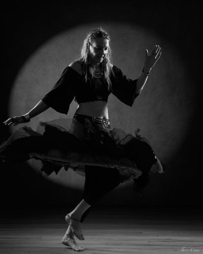 Photo de danse, modèle: Marylène. Séance du 16 Juin 2026 au studio de Villefort, Lozère.