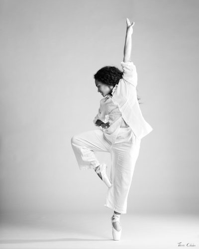 Photo de danse, modèle: Yuselys. Séance du 7 Juillet 2026 au studio de Villefort, Lozère.
