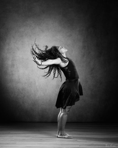 Photo de danse, modèle: Yuselys. Séance du 7 Juillet 2026 au studio de Villefort, Lozère.