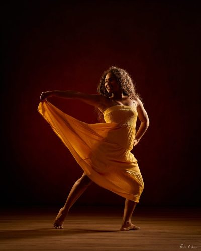 Photo de danse, modèle: Yuselys. Séance du 7 Juillet 2026 au studio de Villefort, Lozère.
