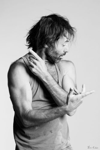 Photo de danse, modèle: Jean Charles. Séance du 24 Juillet 2026 au studio de Villefort, Lozère.