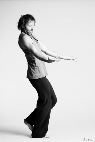 Photo de danse, modèle: Jean Charles. Séance du 24 Juillet 2026 au studio de Villefort, Lozère.