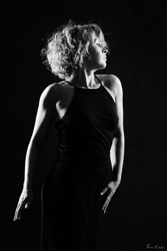 Photographie de danse avec Justine. Séance du 27 Juillet 2026 au studio de Villefort, Lozère.