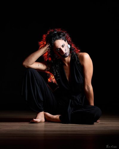 Photographie de mode et bijoux avec Tilia (modèle et créatrice de bijoux) et Bulle de paillettes (make up artiste). Séance du 16 Septembre 2026 au studio de Villefort, Lozère.