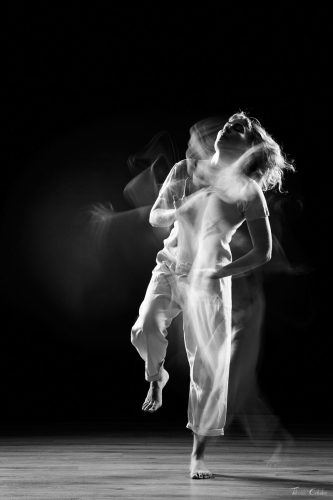 Photographie de danse avec Temmah Lindo. Séance du 25 Septembre 2026 au studio de Villefort, Lozère.