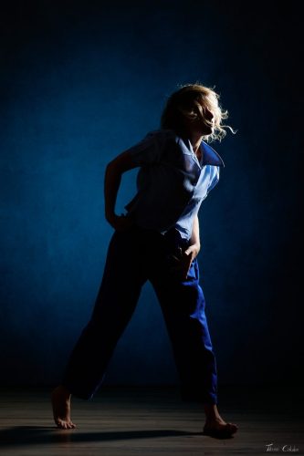 Photographie de danse avec Temmah Lindo. Séance du 25 Septembre 2026 au studio de Villefort, Lozère.