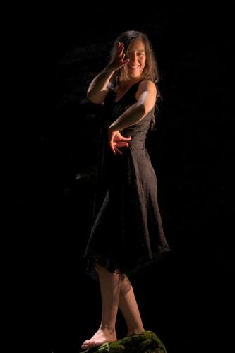 Photo de Neige Scariot, danseuse flamenco. Séance du 3 Août 2024 à la Boissière, Gard.