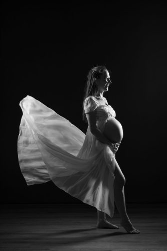 Photo de grossesse. Séance du 05 Novembre 2025 à Villefort, Lozère.