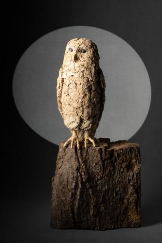 Sculpture d'une chouette réalisée par Delphine Bocquillon, à Elze dans le Gard.