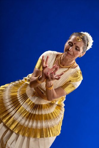 Photo de Meera, danse Mohiniyattam. Séance du 26 Mai 2025 à la Boissière, Gard.