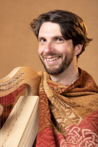 Photo de Rémi Garcia Kerviel, musicothérapeute. Séance du 1 Juin 2025 à la Boissière, Gard.
