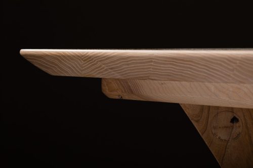 Ébéniste Thierry Dubois, art des choix du bois, photographie de studio.