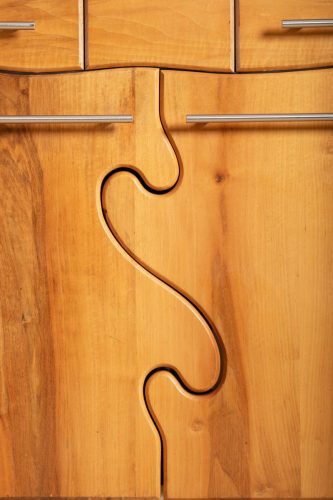 Ébéniste Thierry Dubois, art des choix du bois, photographie de studio.